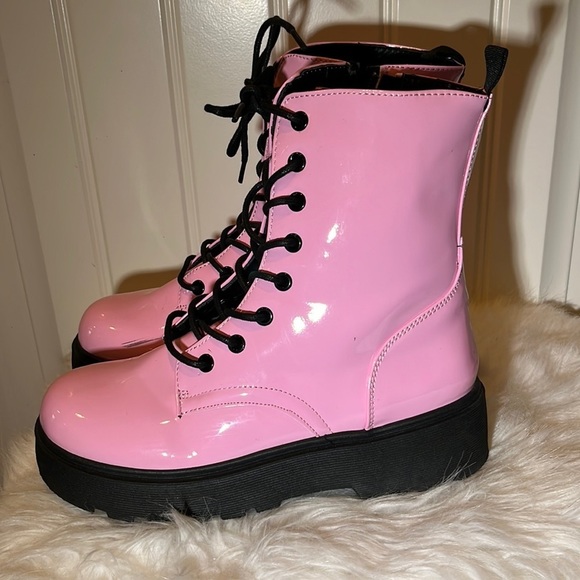 Yoki Shoes - Glossy PINK Chunky Combat Platform Lace Up Boot In Size 10🔥